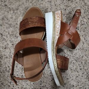 Brown Sandals with strap